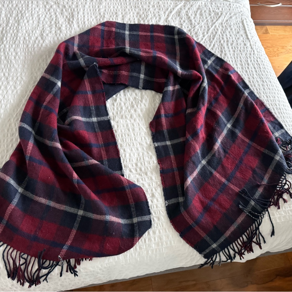 H&M blue purple plaid, reversible, blanket scarf